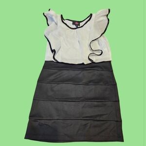 IZ Byer Girls Elegant Black and White Dress With Ruffle Accents 🩷 Girl Size 10